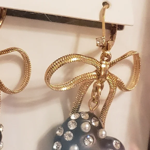 Betsey Johnson  Black Heart Earrings - Picture 4 of 5